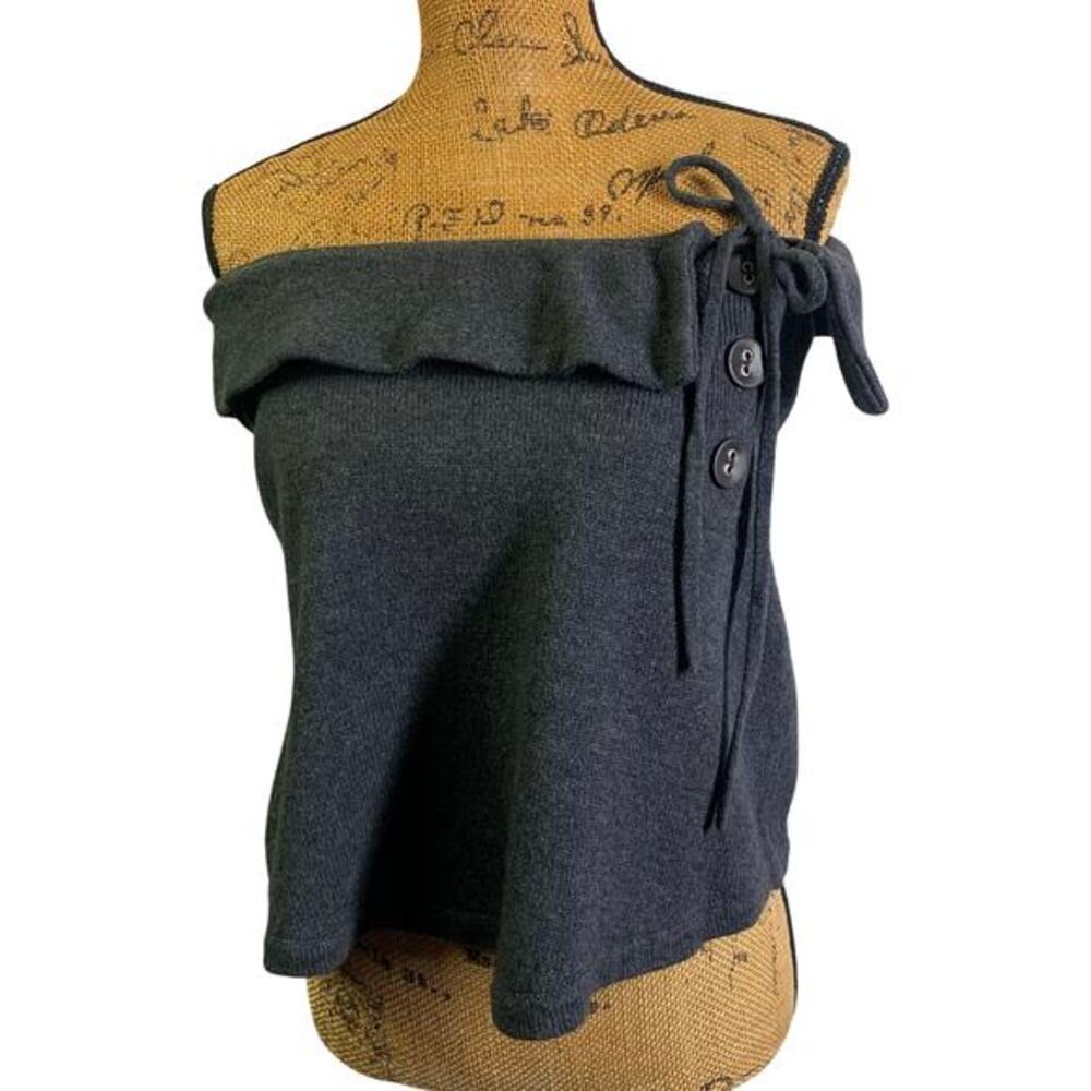 TWIGGY Top Strapless Medium Lamb's Wool Three Button String Tie Detail Ruffle‎